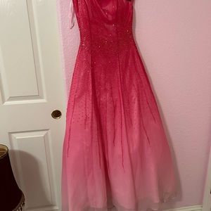 Size 4 petite pinkish color, good condition with two pieces scarf, and dress